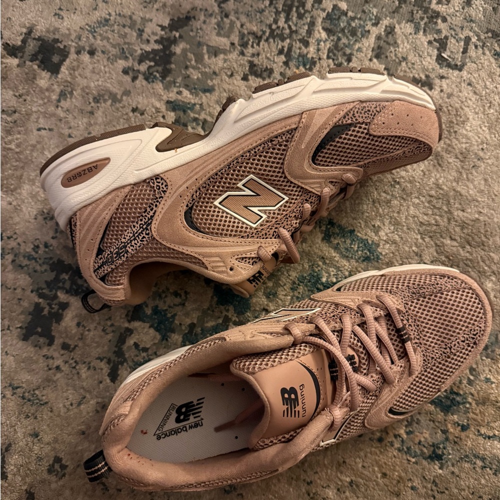 Women’s New Balance 530s Beige/Tan Sneakers - Picture 3 of 4